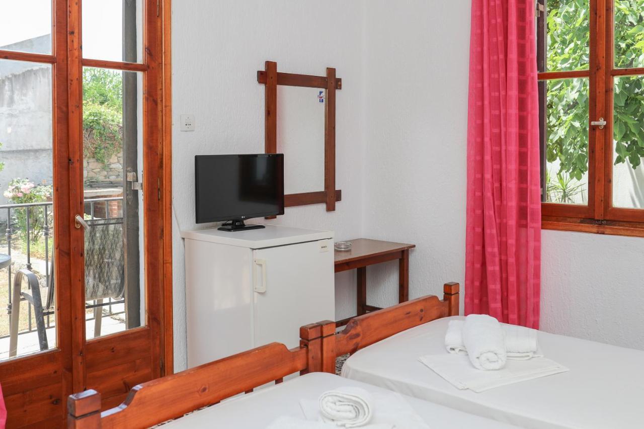 Fotini Rooms Skopelos Town Exterior photo