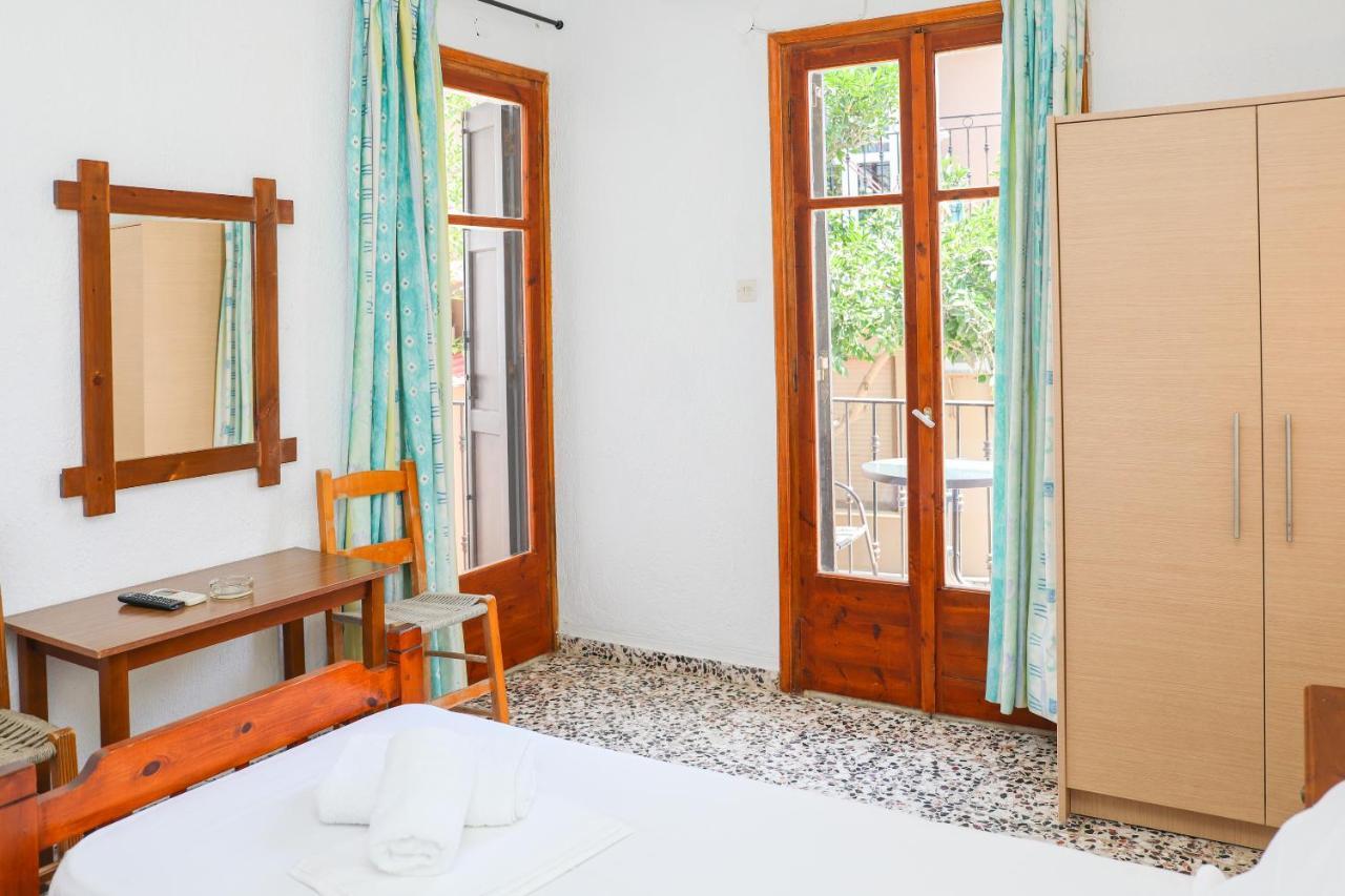 Fotini Rooms Skopelos Town Exterior photo